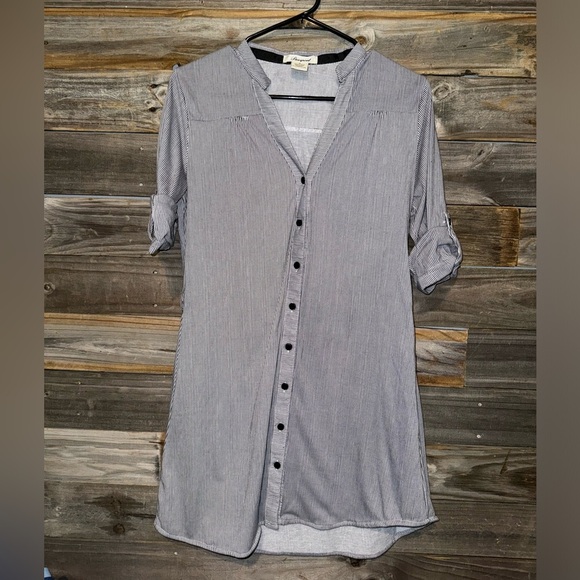 Passport Women's Button Front Stretch Tunic Blouse Top.  3/4 Roll Sleeve… - Picture 1 of 4